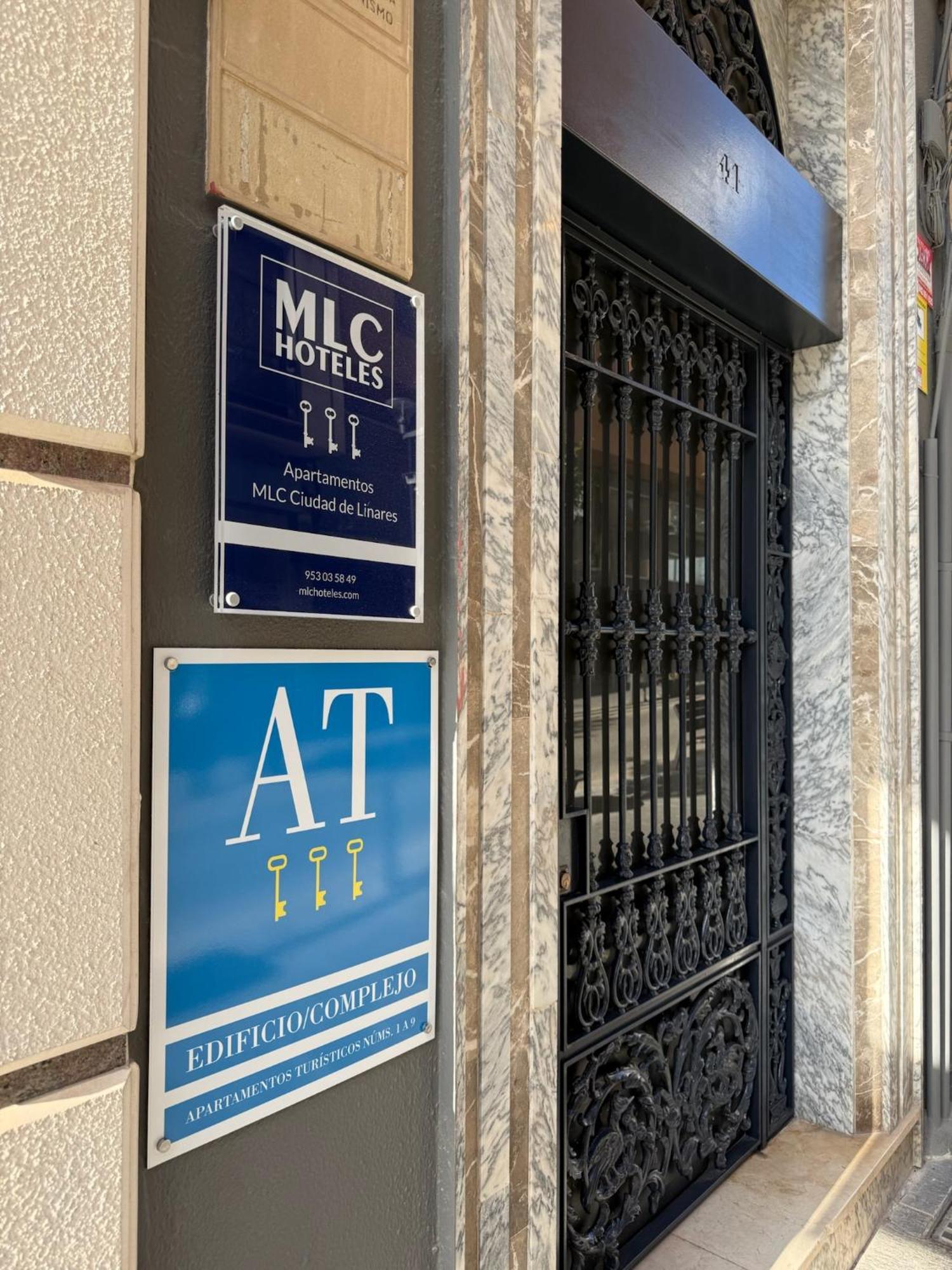 Apartamentos Mlc Ciudad De Linares Линарес Екстериор снимка