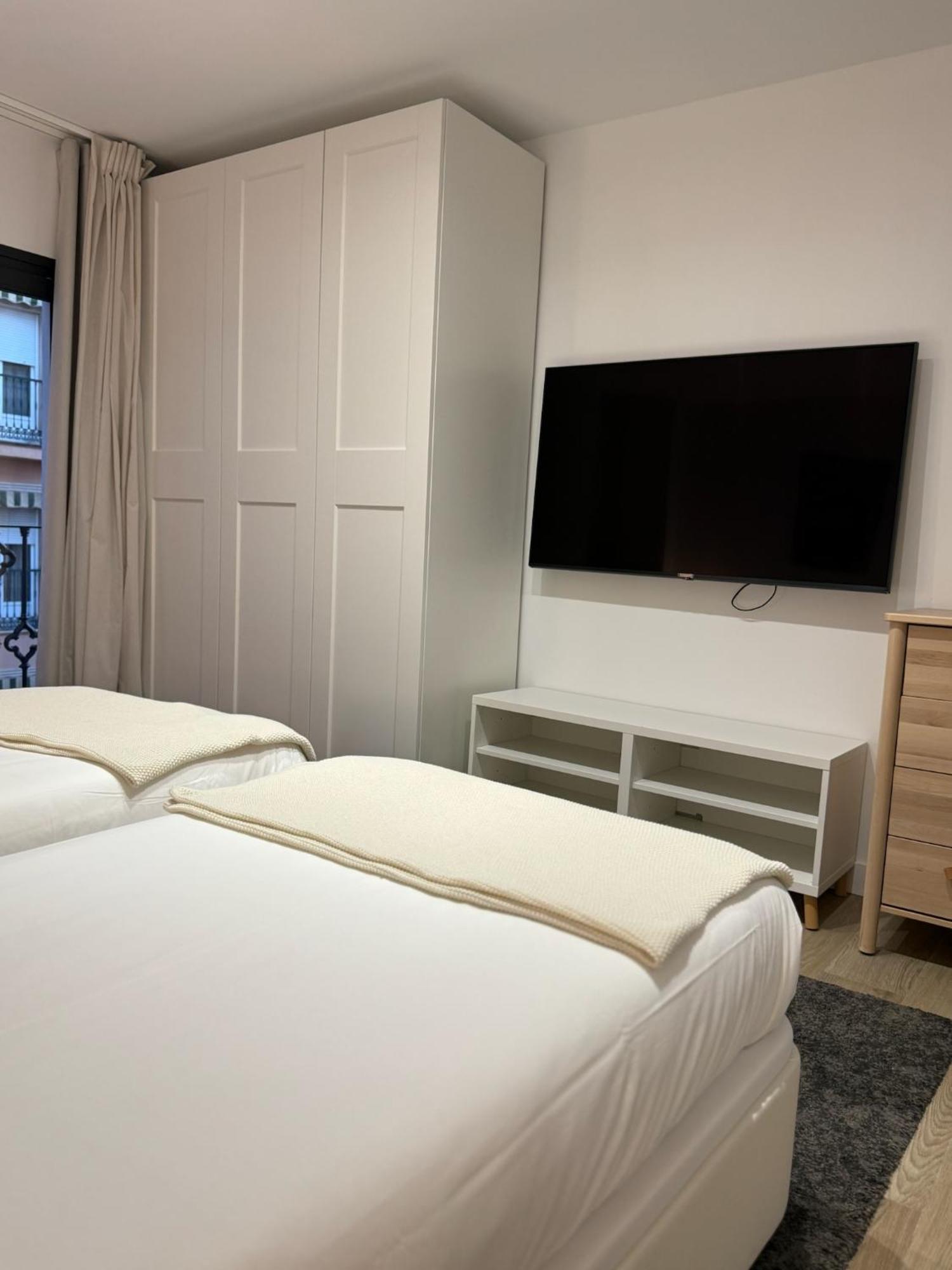 Apartamentos Mlc Ciudad De Linares Линарес Екстериор снимка
