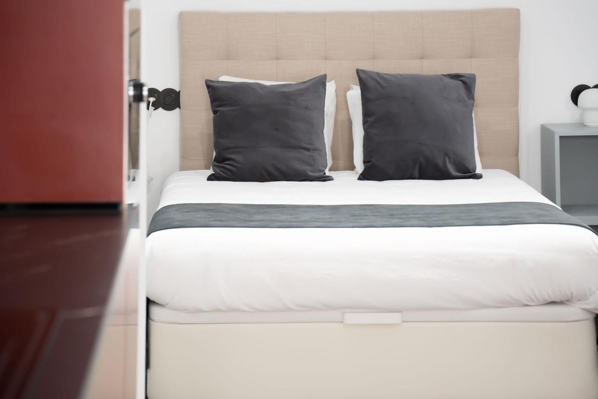 Apartamentos Mlc Ciudad De Linares Линарес Екстериор снимка